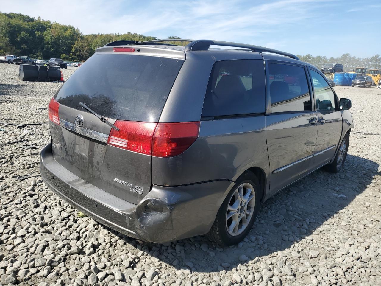 2005 TOYOTA SIENNA