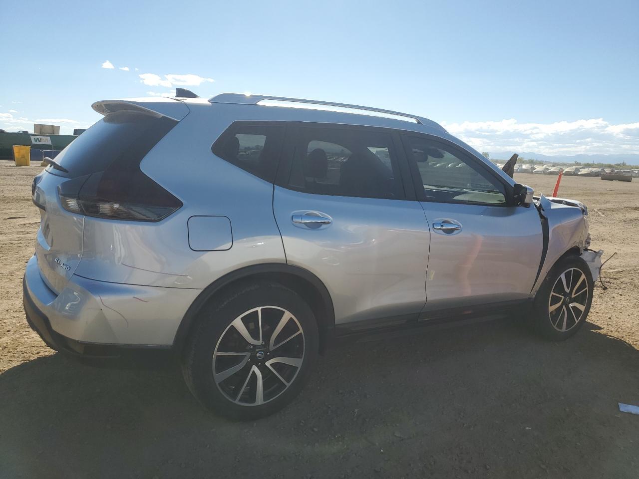 2017 NISSAN ROGUE