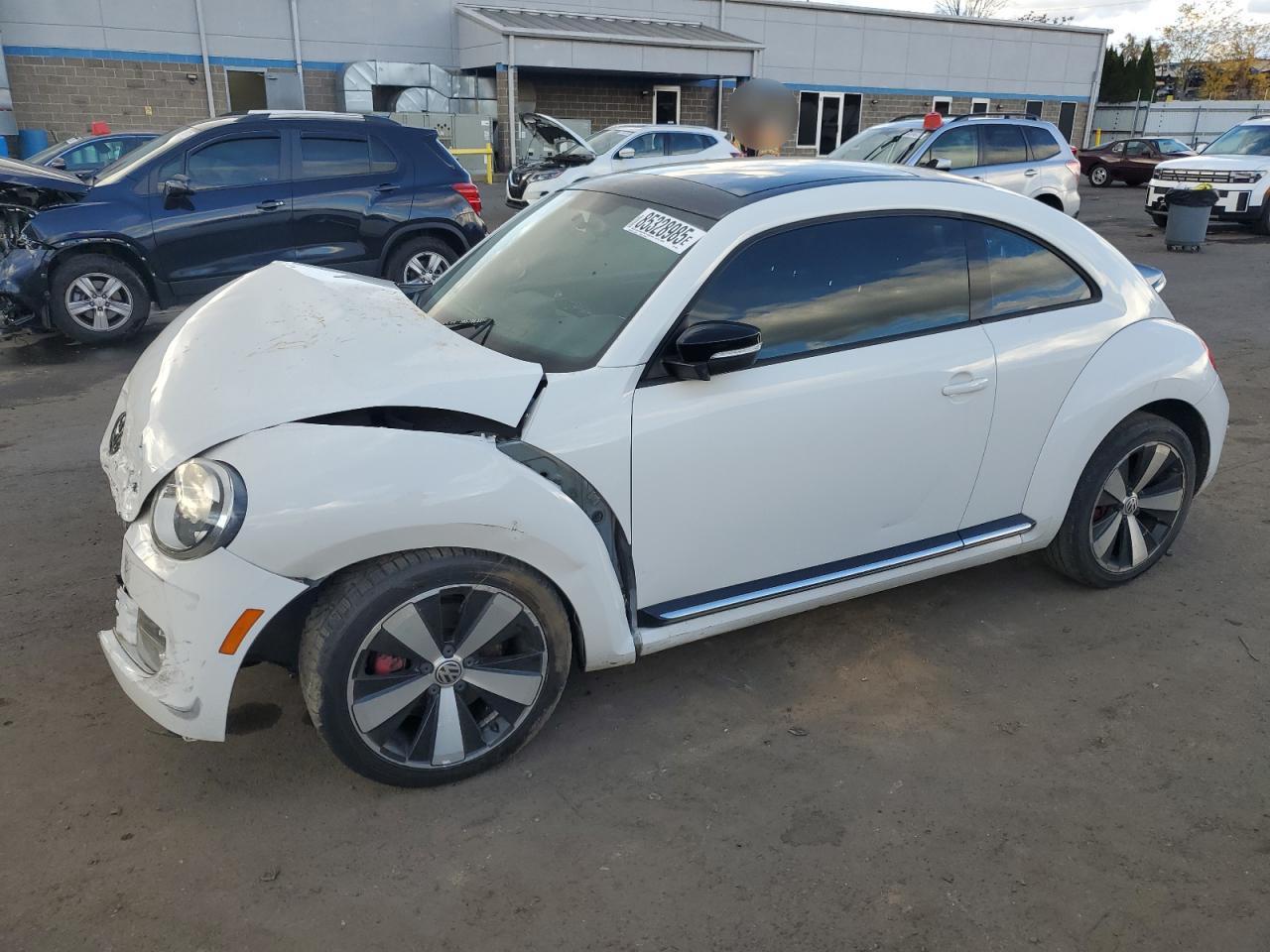 2012 VOLKSWAGEN Beetle