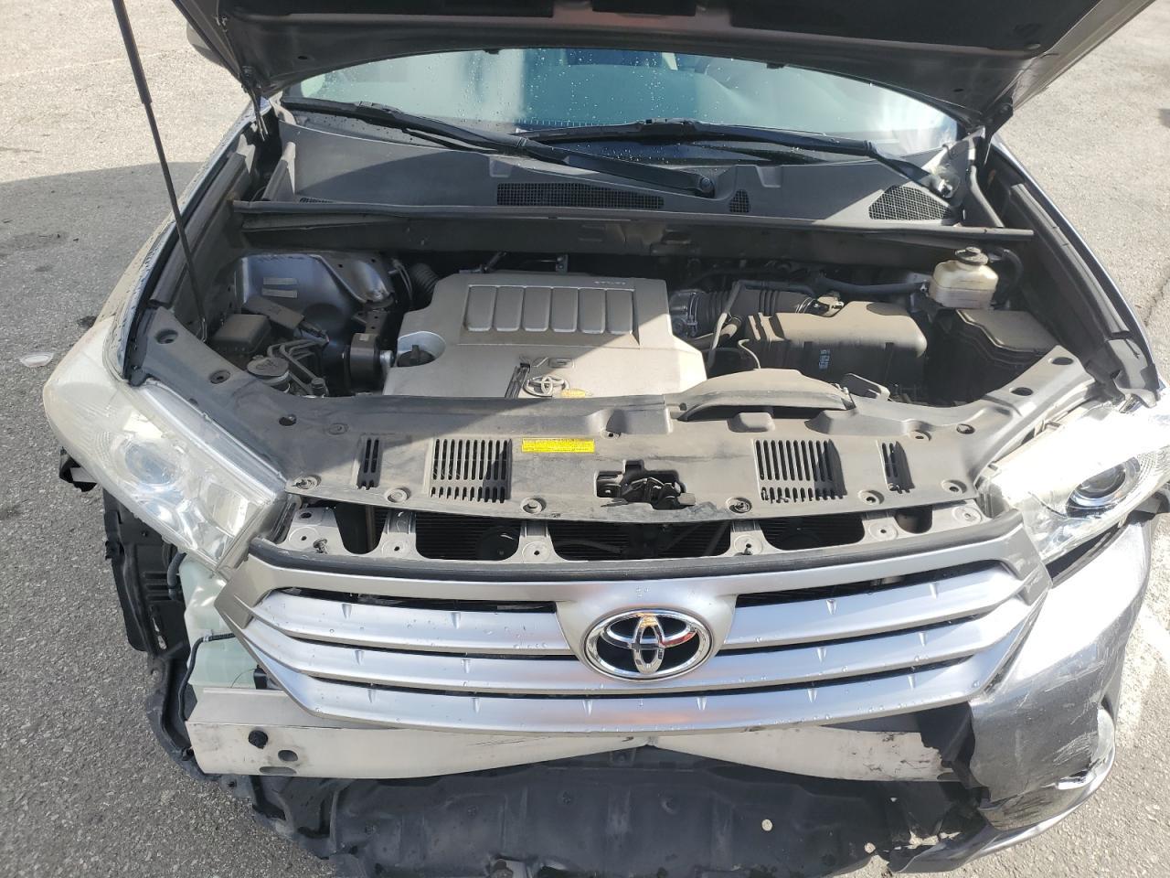 2013 TOYOTA HIGHLANDER