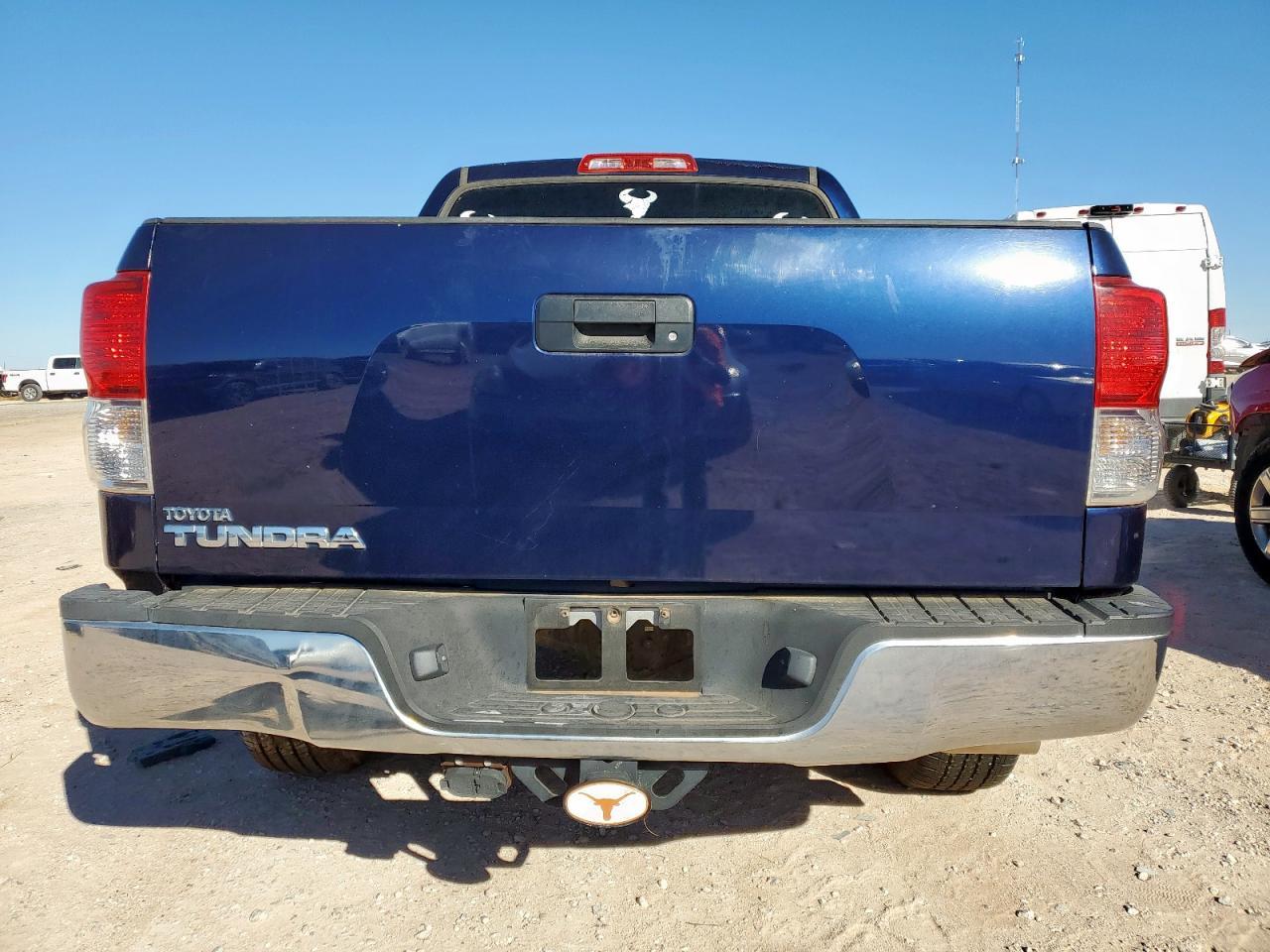 2011 TOYOTA TUNDRA