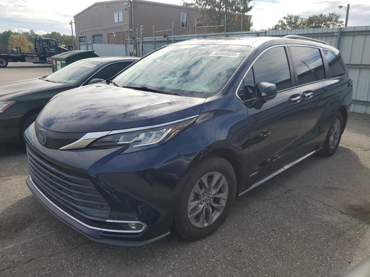 2021 TOYOTA SIENNA