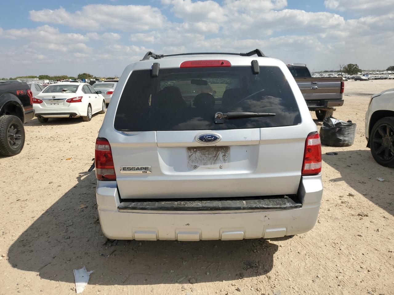 2008 FORD ESCAPE
