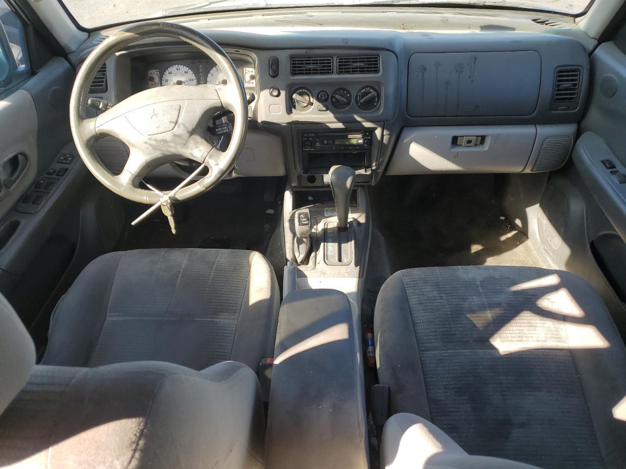 2003 MITSUBISHI Montero