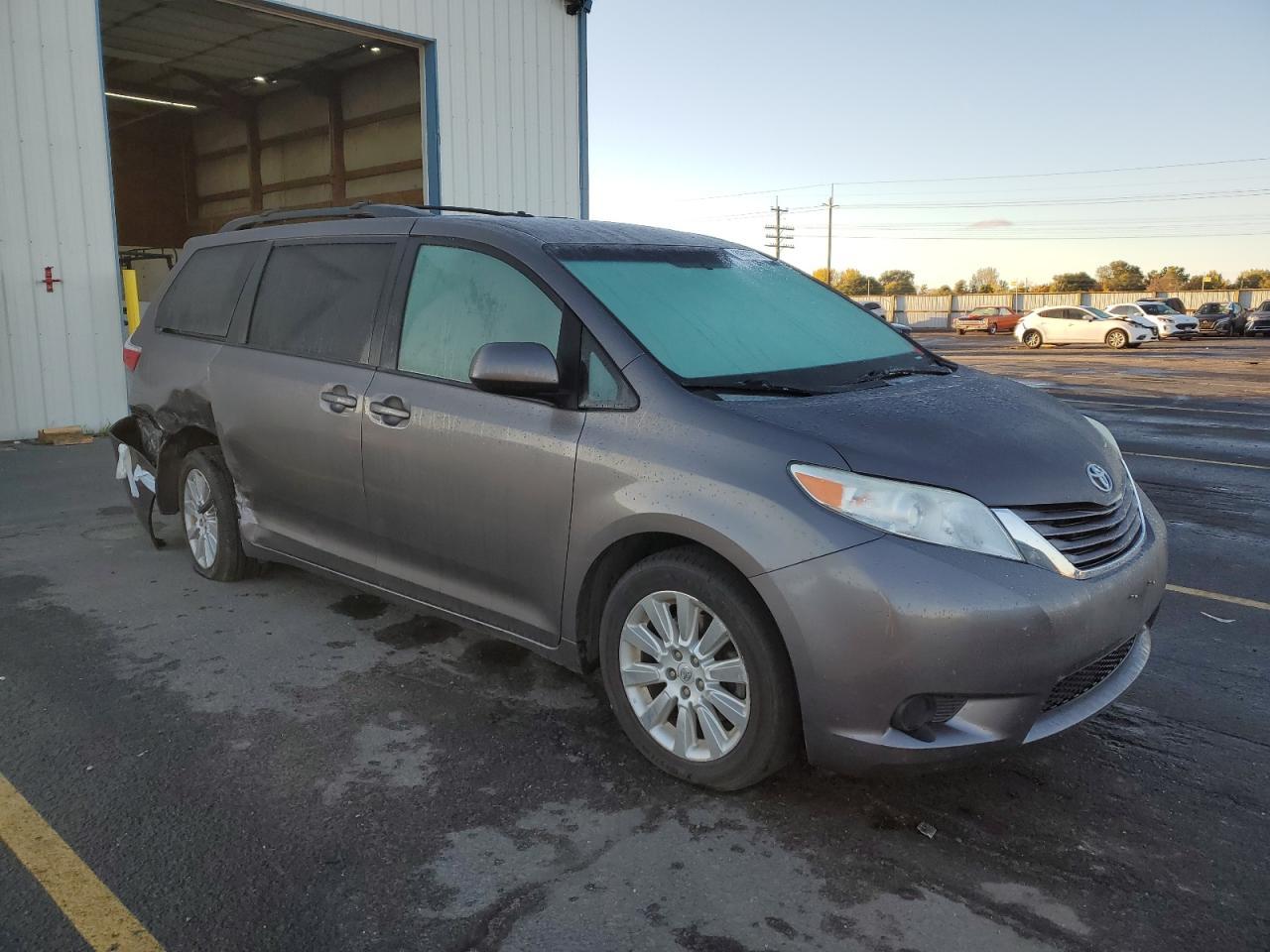 2015 TOYOTA SIENNA