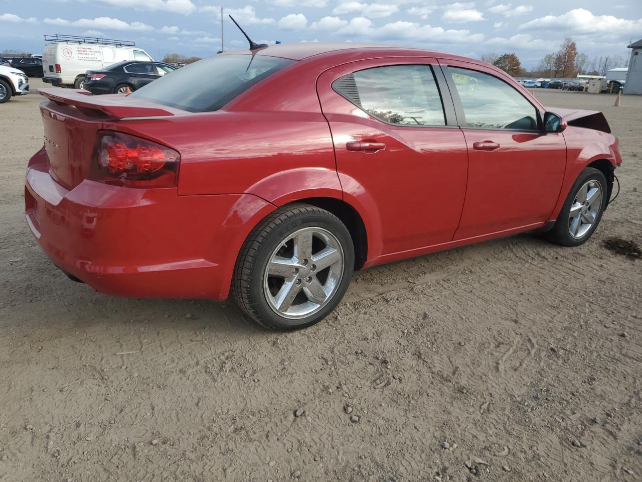 2013 DODGE Avenger