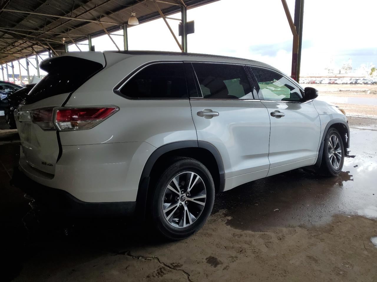 2016 TOYOTA HIGHLANDER