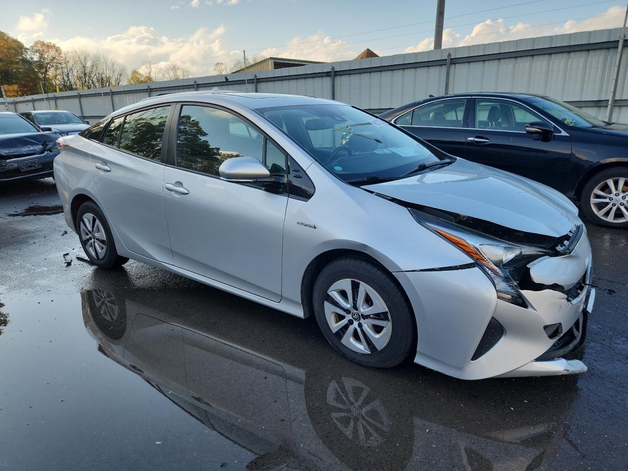 2016 TOYOTA PRIUS