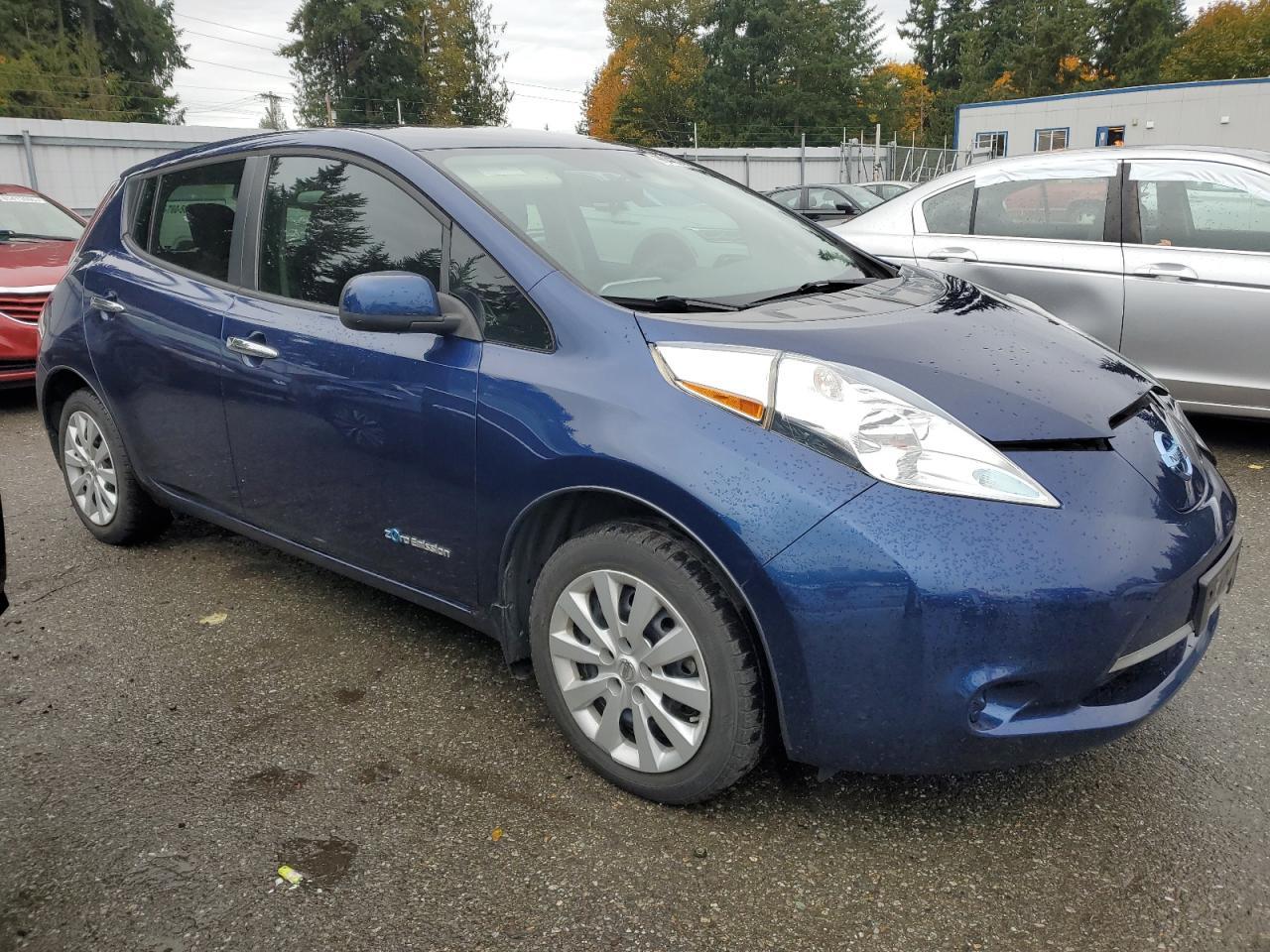 2016 NISSAN LEAF