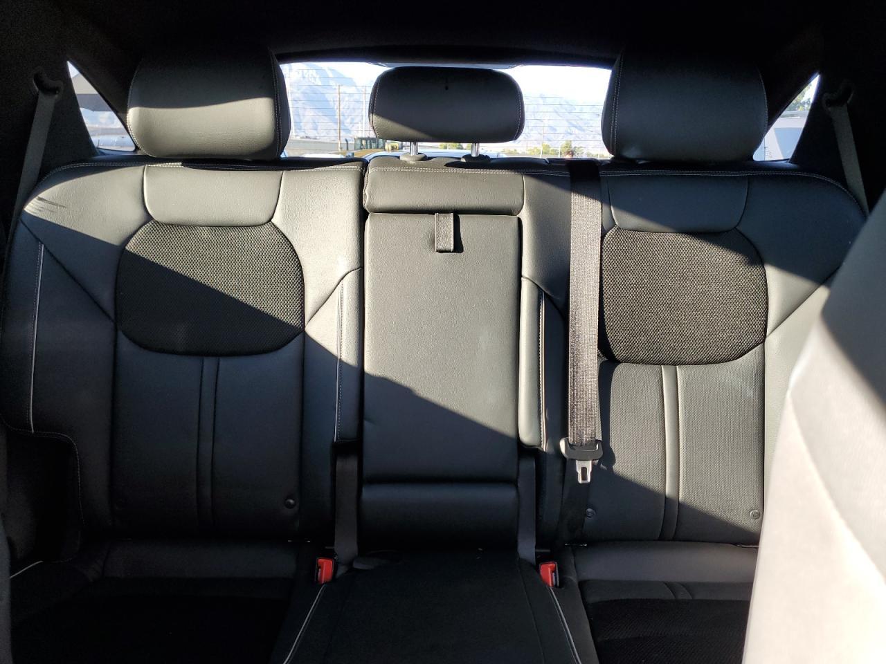 2023 GENESIS GV70
