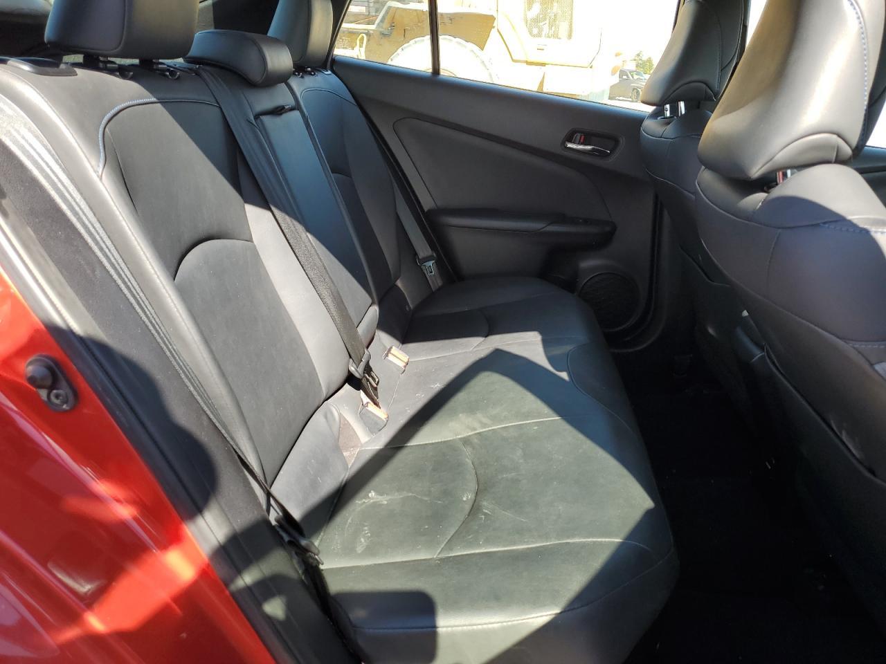 2016 TOYOTA PRIUS