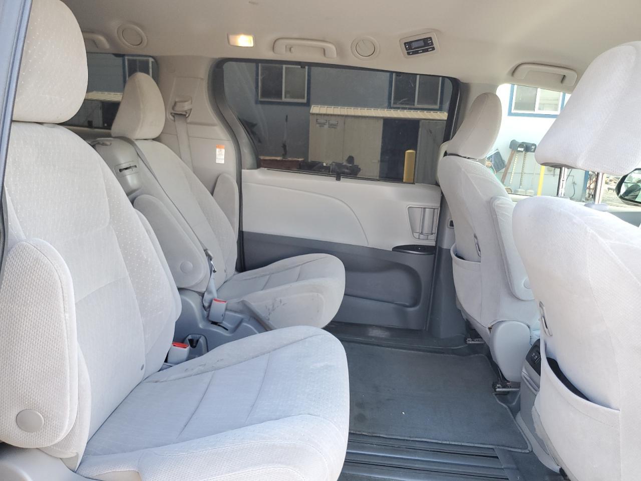 2019 TOYOTA SIENNA