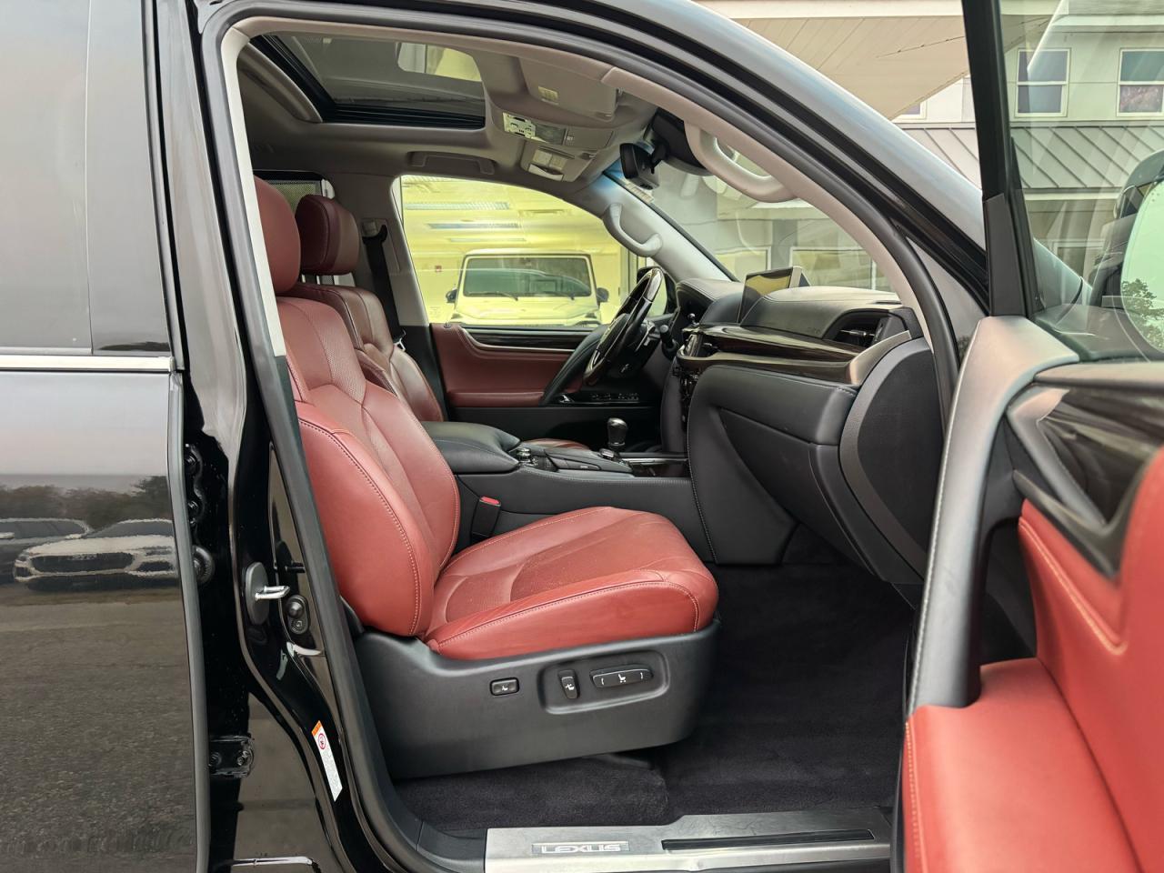2016 LEXUS LX 570