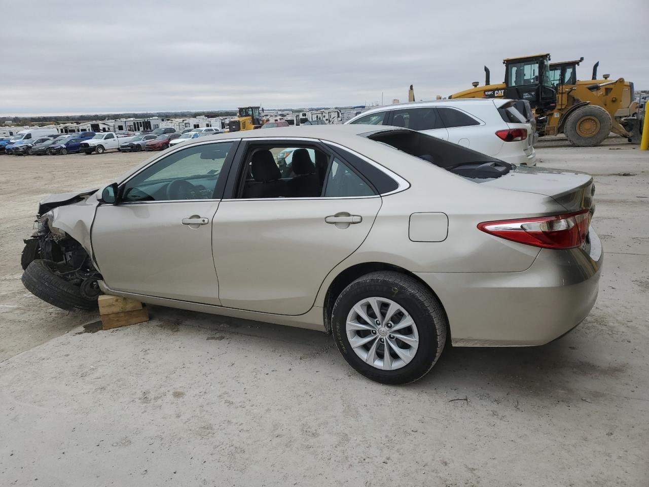 2015 TOYOTA CAMRY