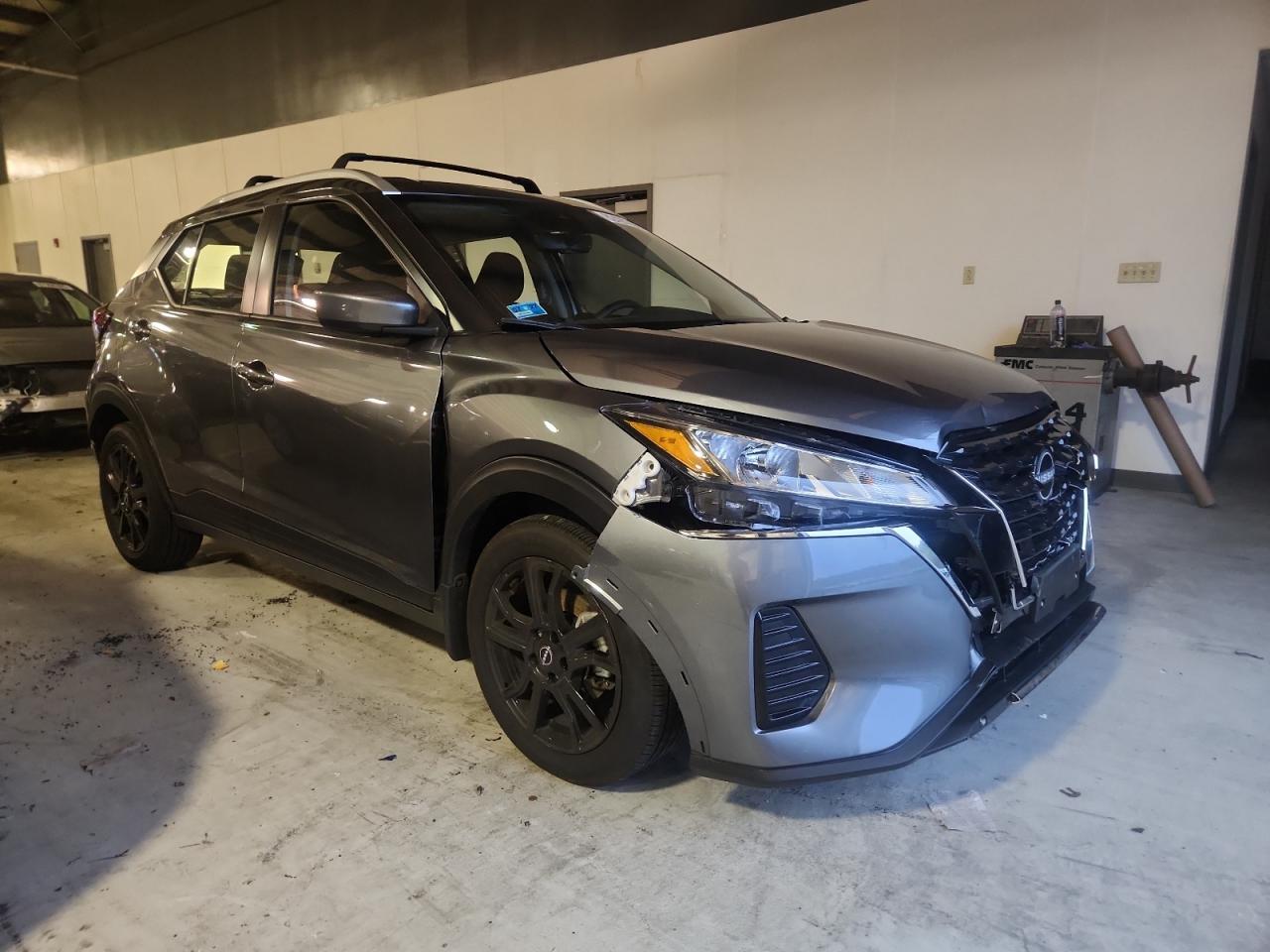 2024 NISSAN KICKS