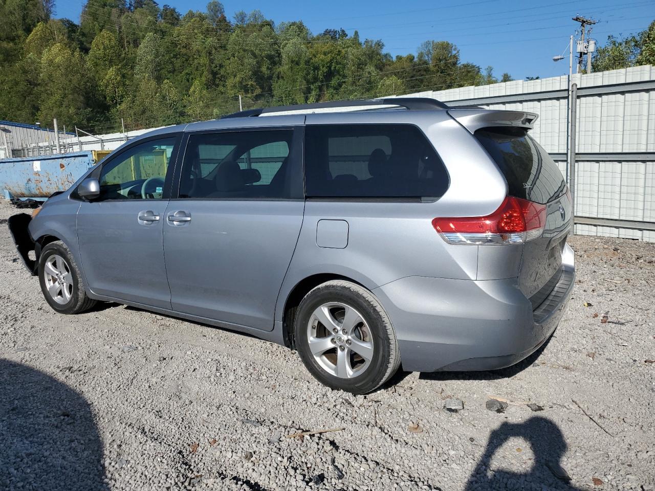 2013 TOYOTA SIENNA