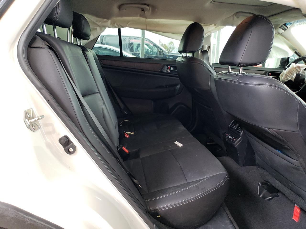 2018 SUBARU Outback