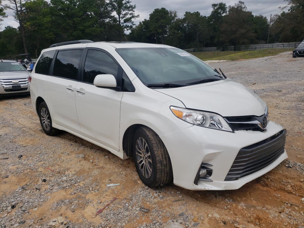 2018 TOYOTA SIENNA
