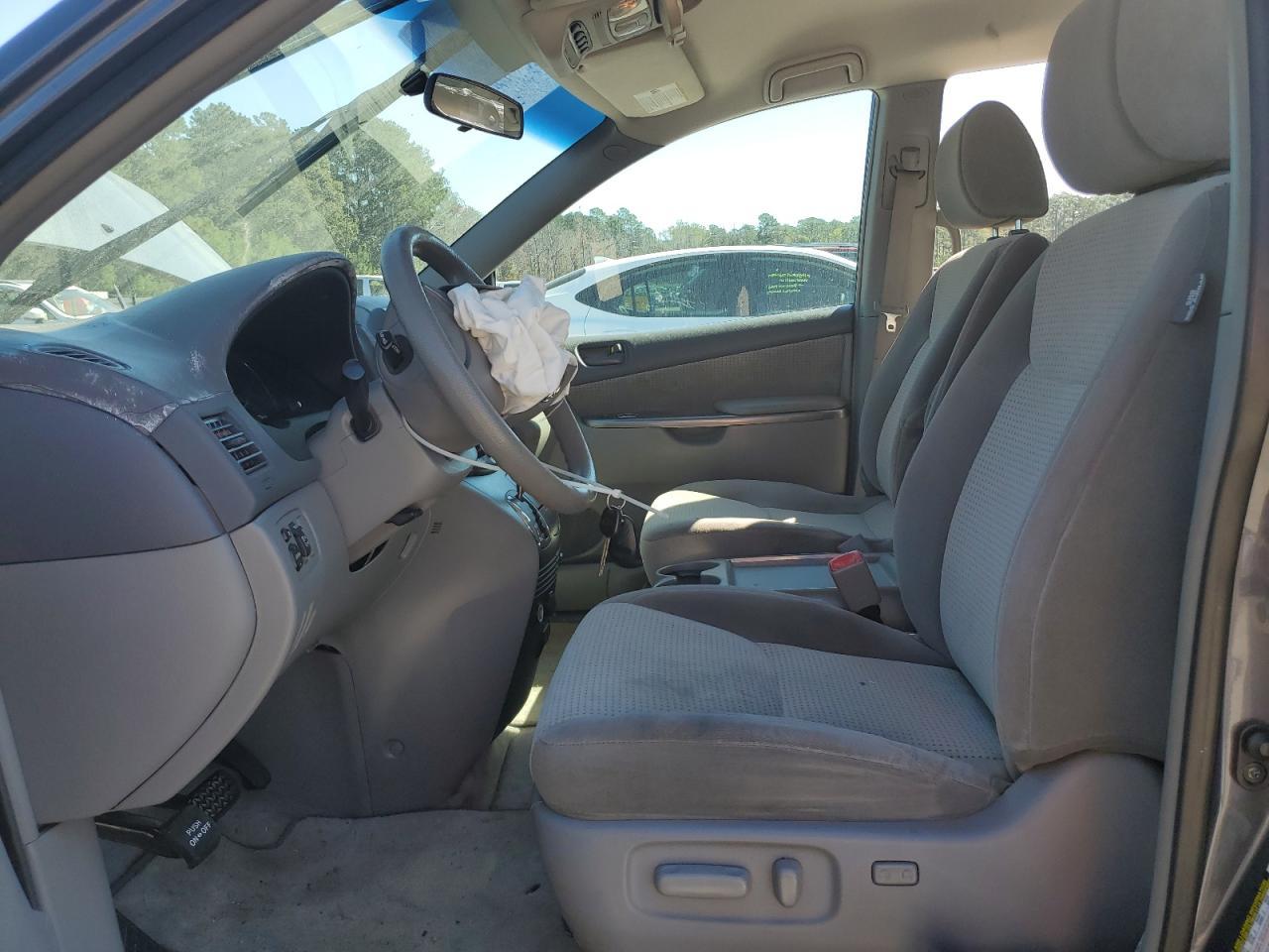 2010 TOYOTA SIENNA