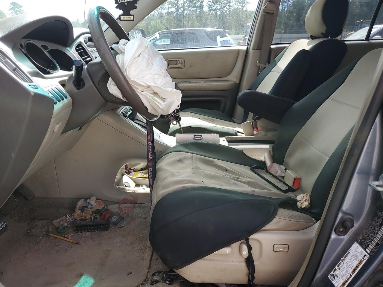 2004 TOYOTA HIGHLANDER