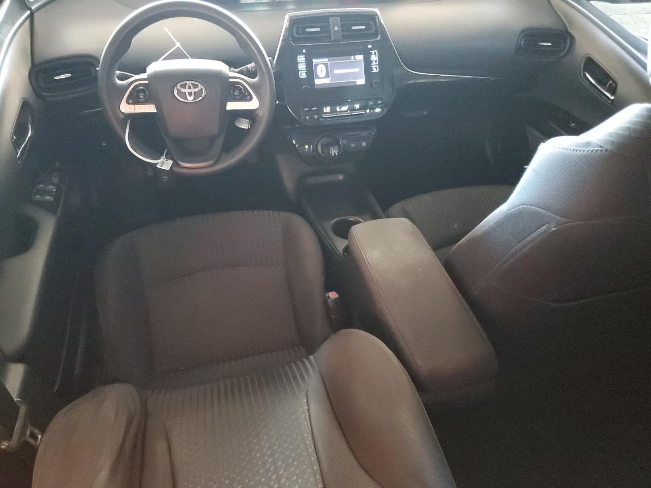 2016 TOYOTA PRIUS