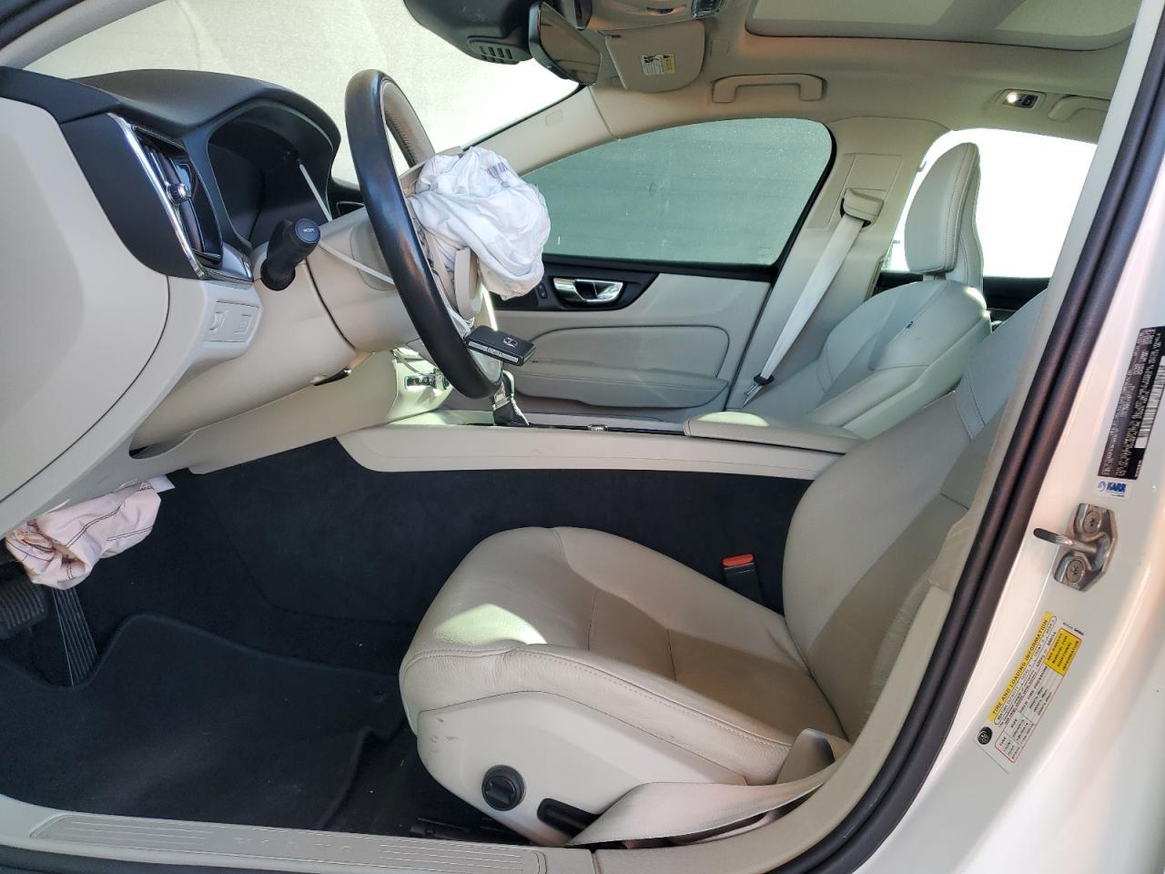 2019 VOLVO S60