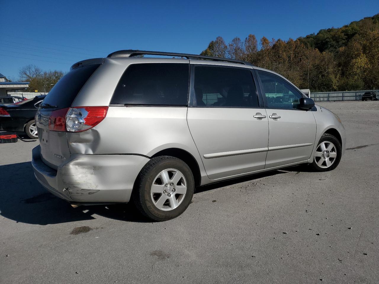 2010 TOYOTA SIENNA
