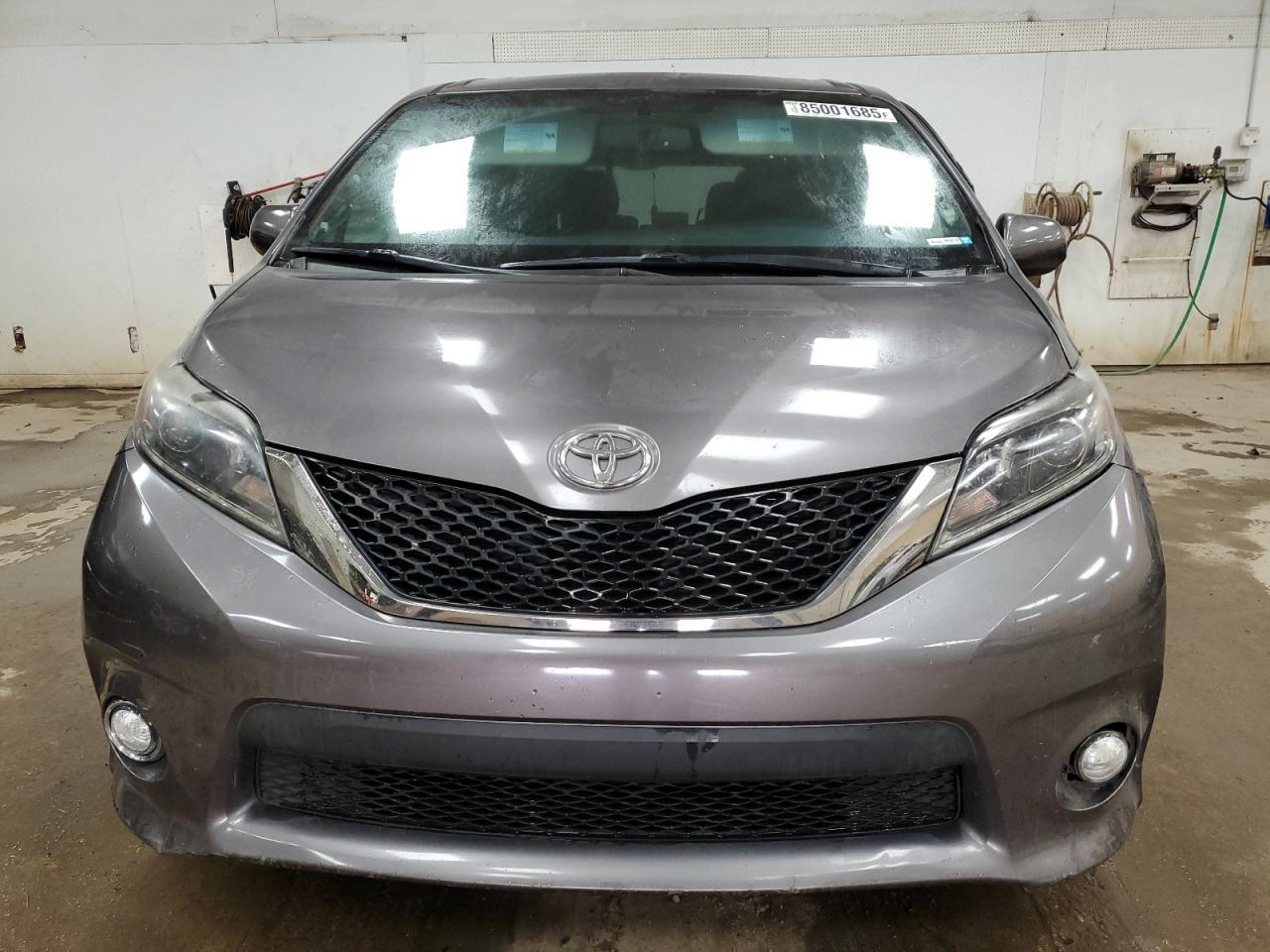 2017 TOYOTA SIENNA