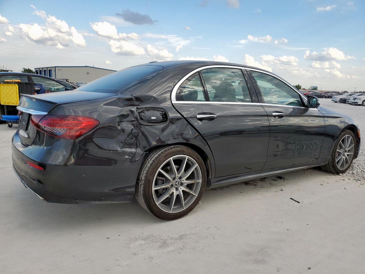 2022 MERCEDES-BENZ E-Class