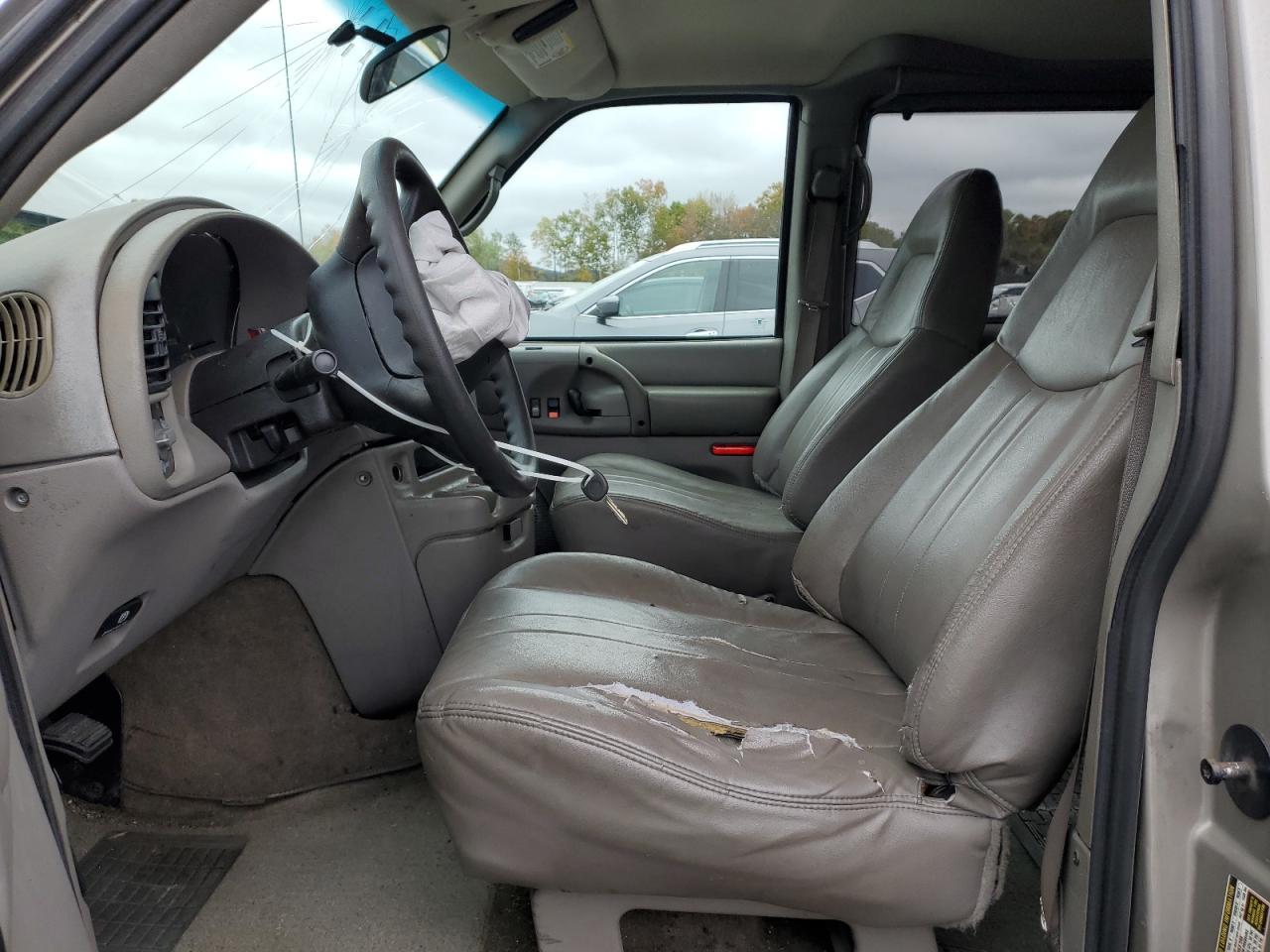 2004 CHEVROLET Astro