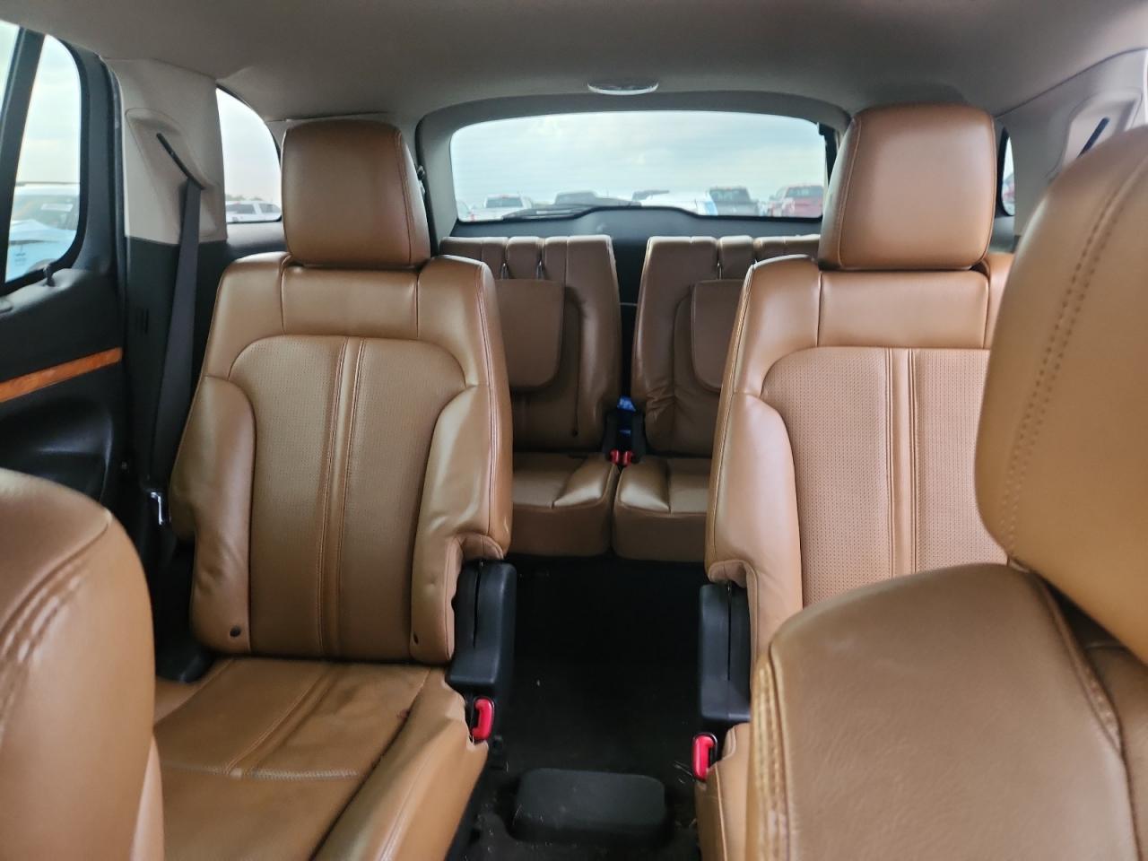 2011 LINCOLN MKT
