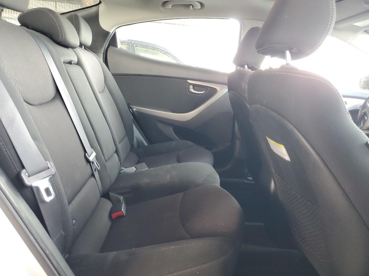 2016 HYUNDAI ELANTRA