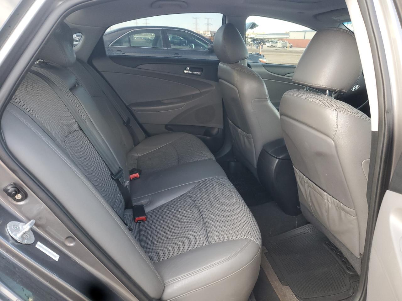 2011 HYUNDAI SONATA