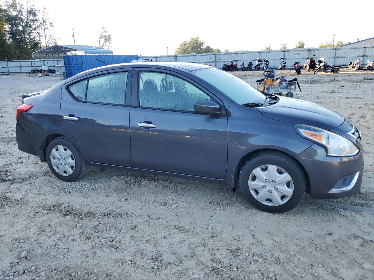 2015 NISSAN VERSA