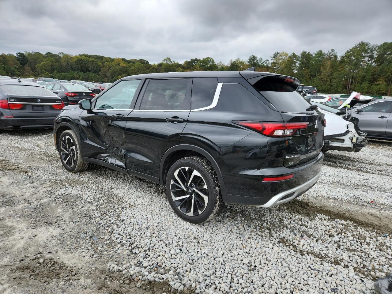 2024 MITSUBISHI outlander