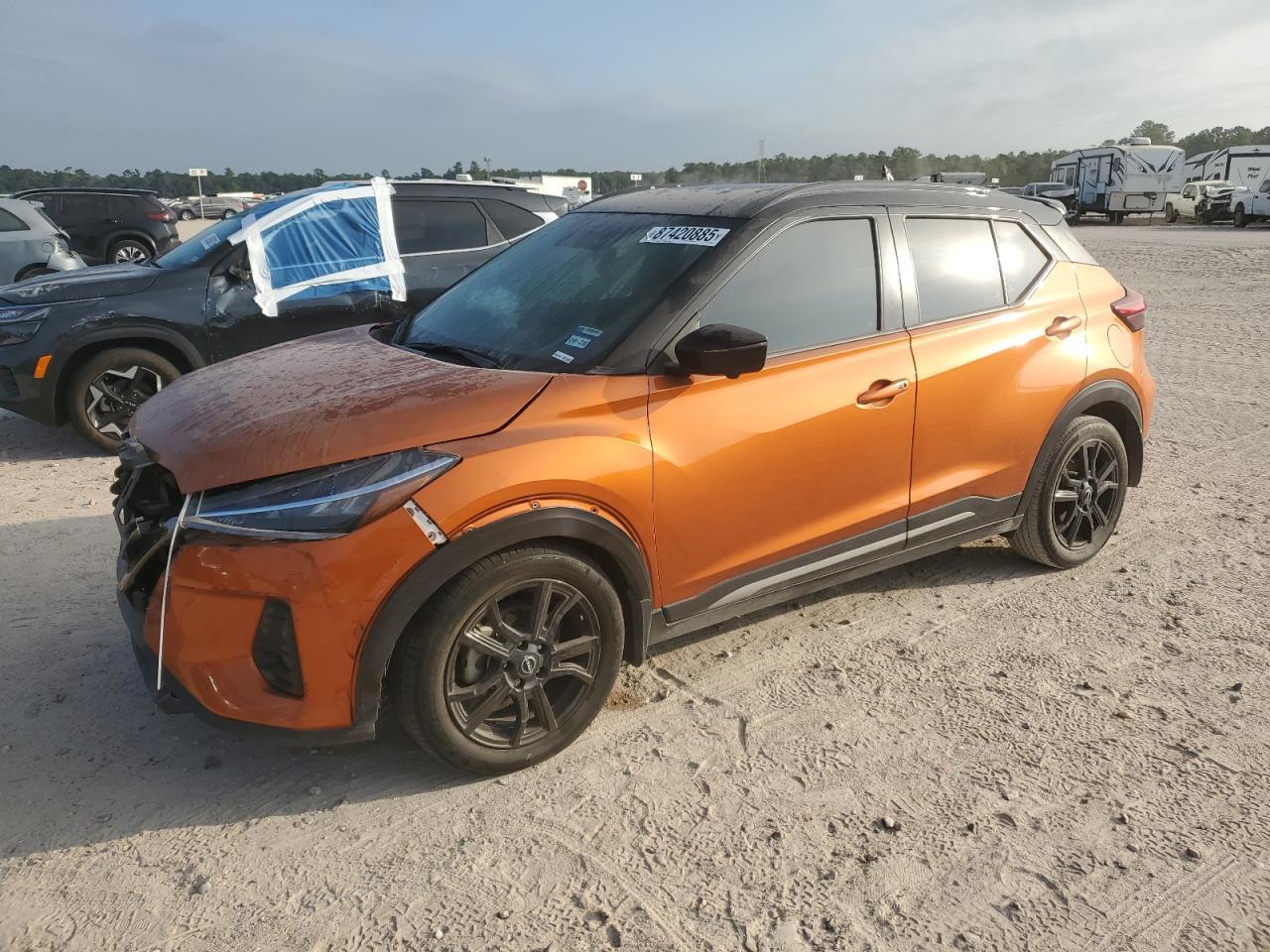 2024 NISSAN KICKS