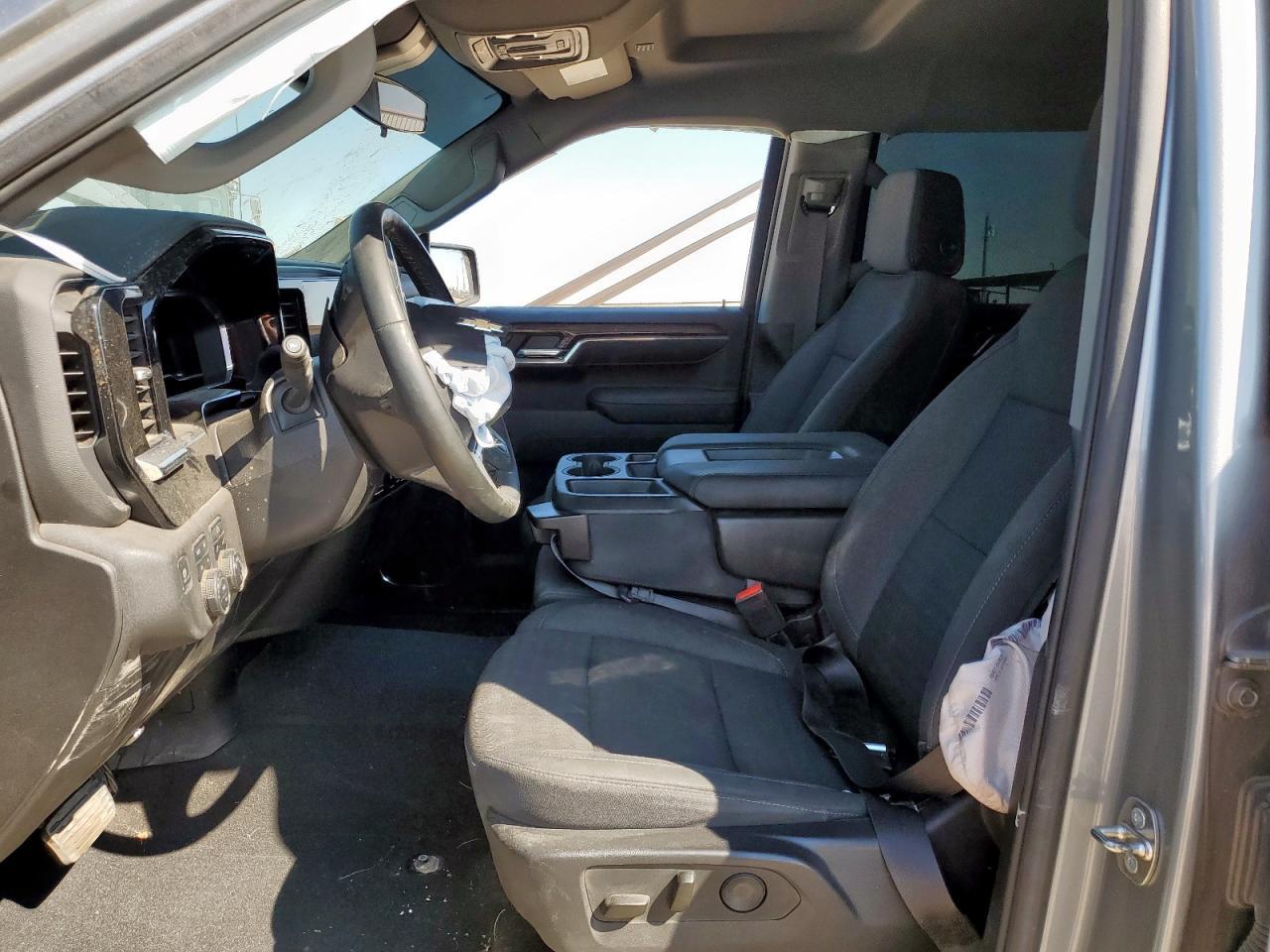 2024 CHEVROLET Silverado