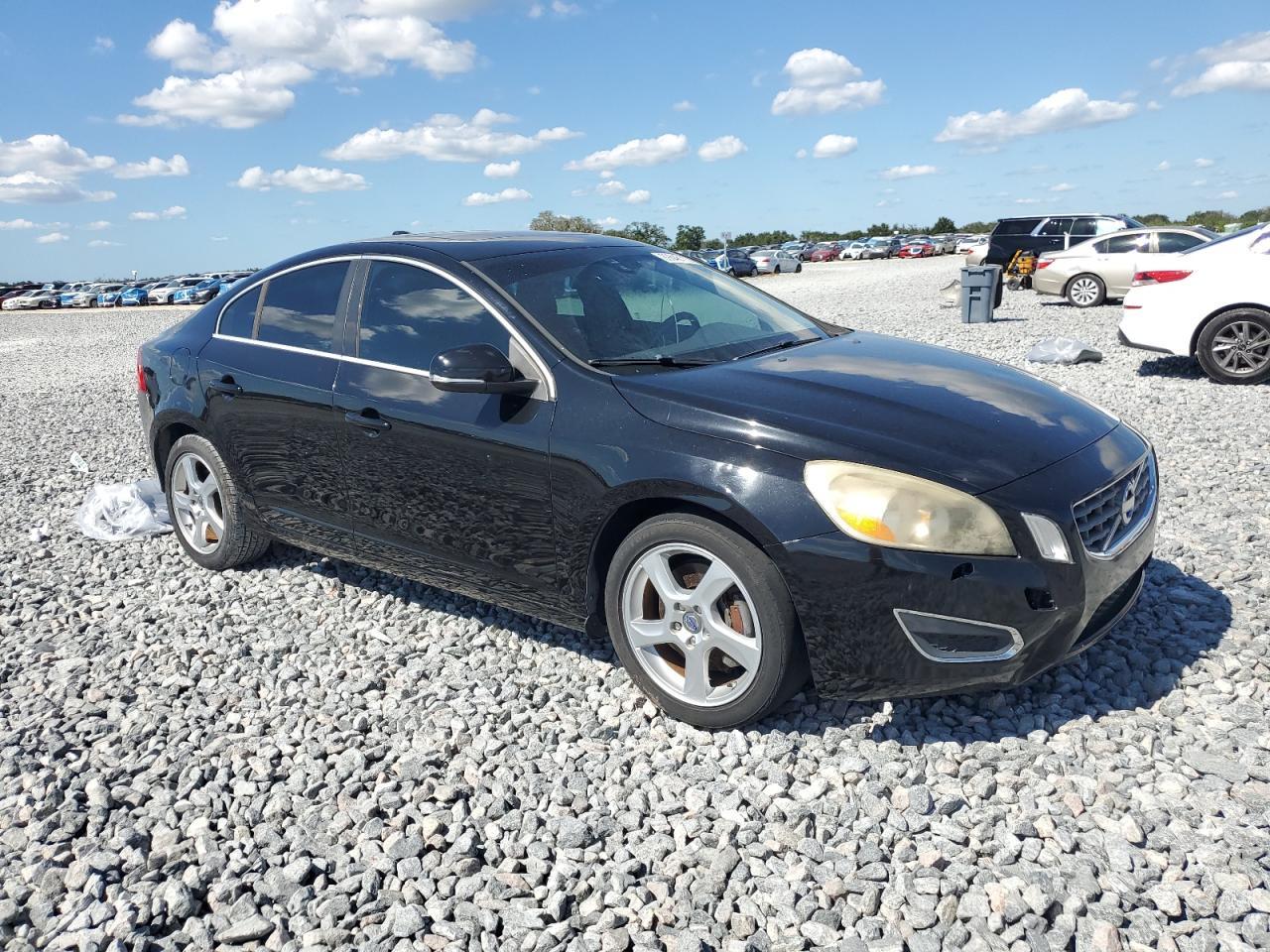 2013 VOLVO S60