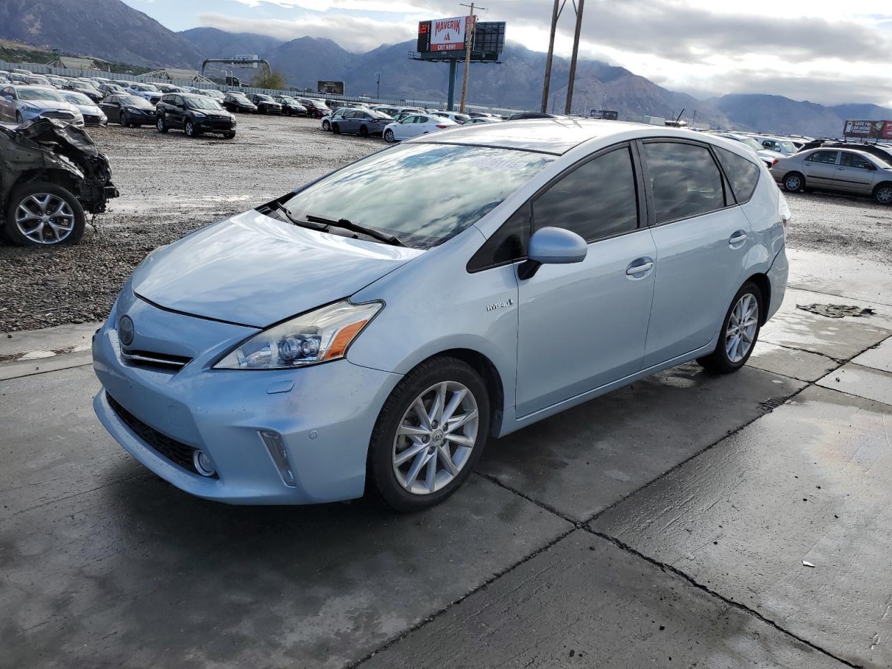 2013 TOYOTA PRIUS V