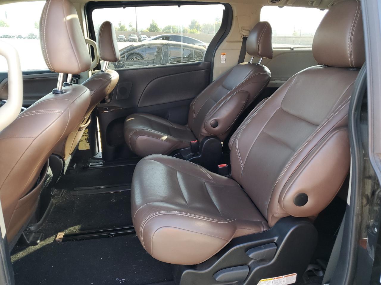 2015 TOYOTA SIENNA
