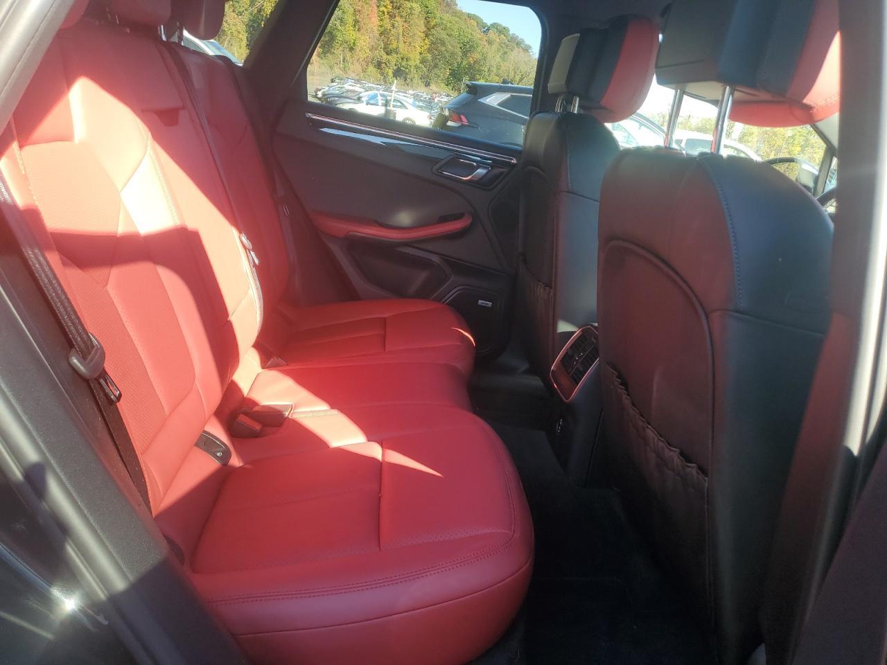 2021 PORSCHE Macan