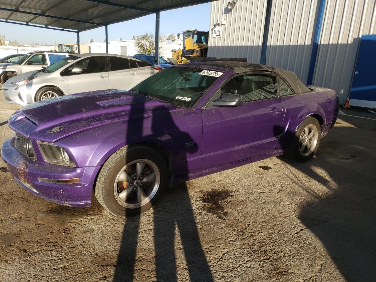 2005 FORD MUSTANG