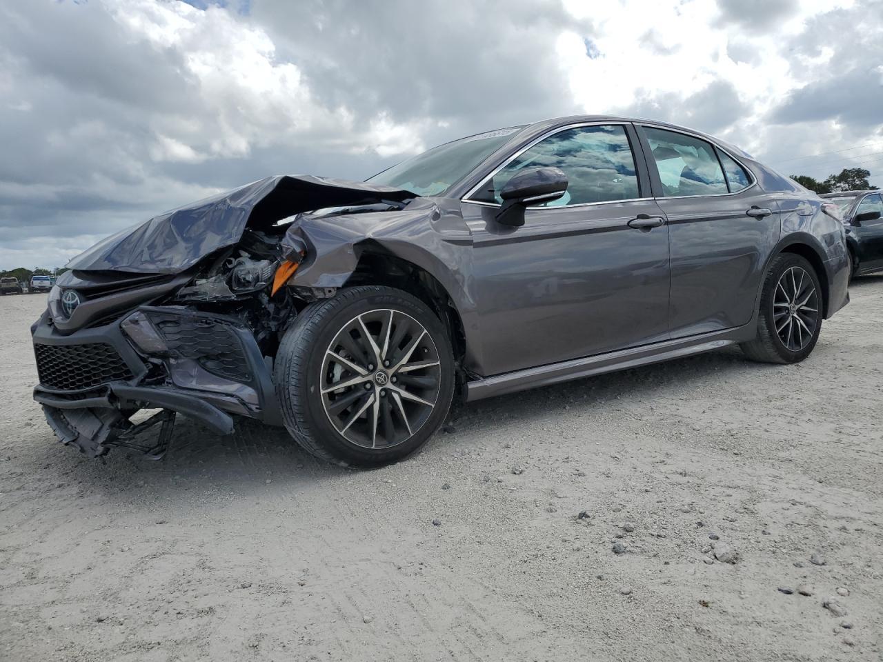 2024 TOYOTA CAMRY