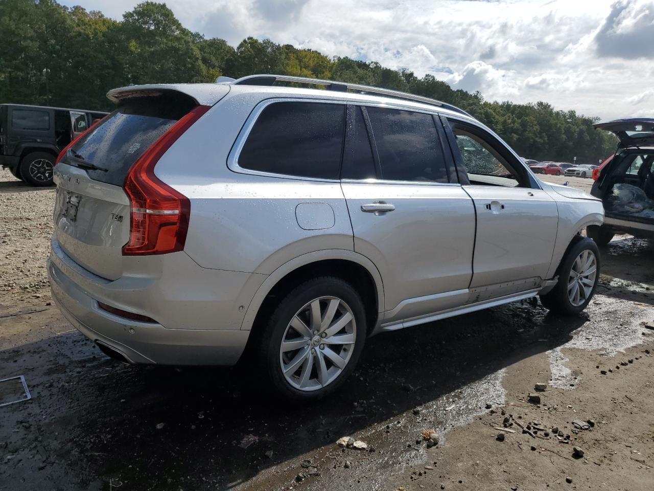 2016 VOLVO XC90