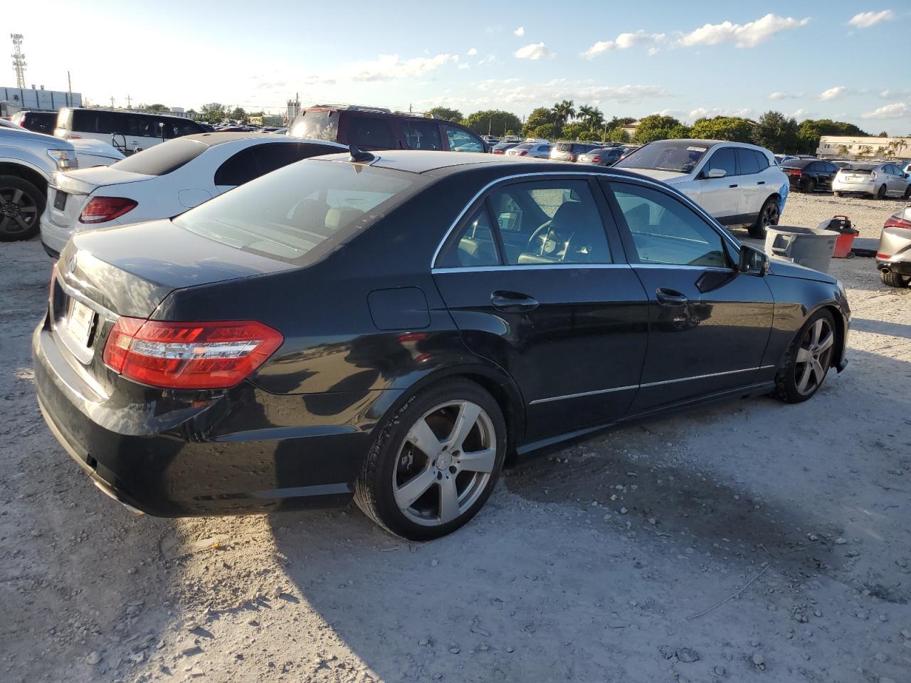 2011 MERCEDES-BENZ E-Class