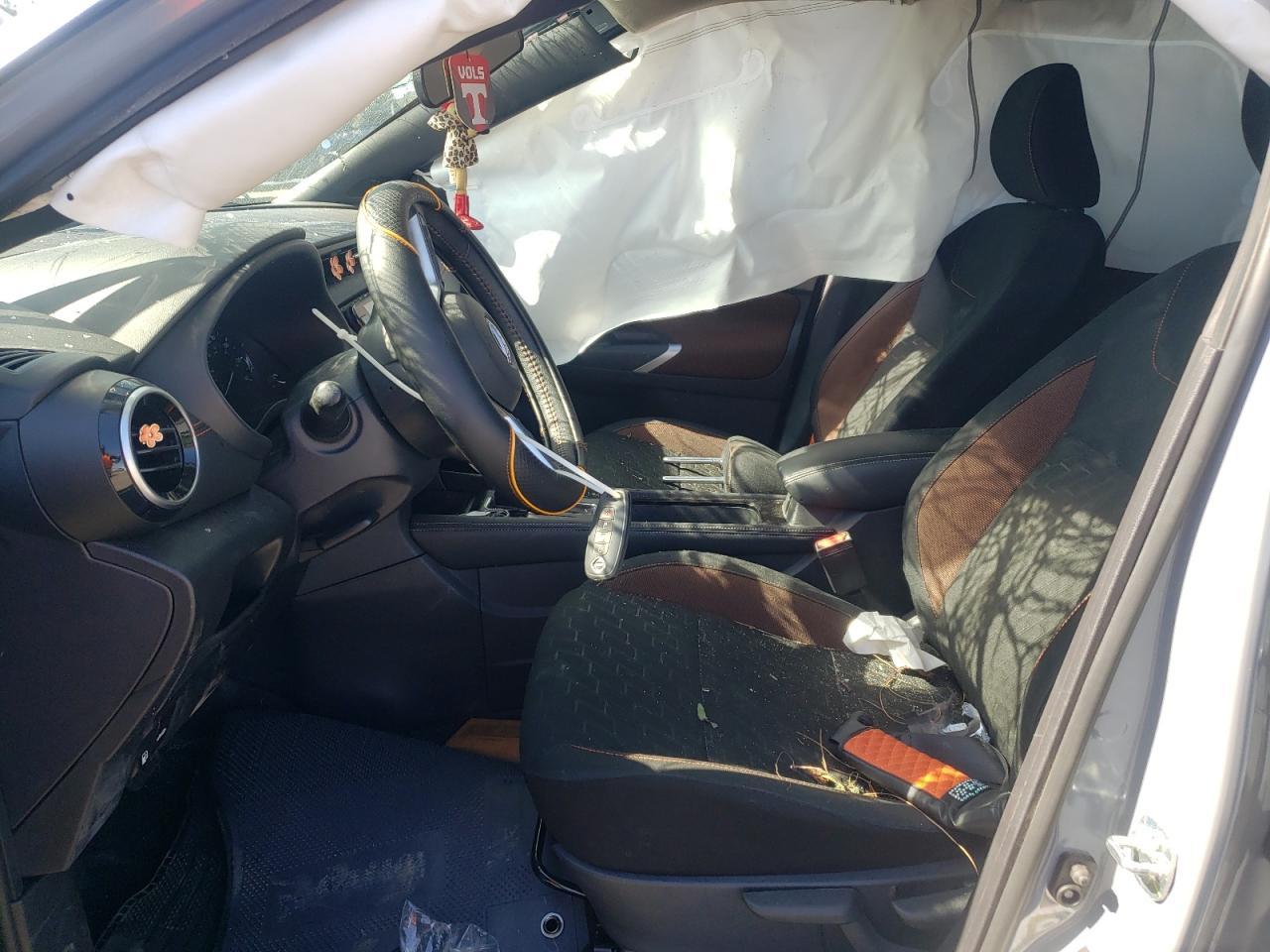 2024 NISSAN KICKS