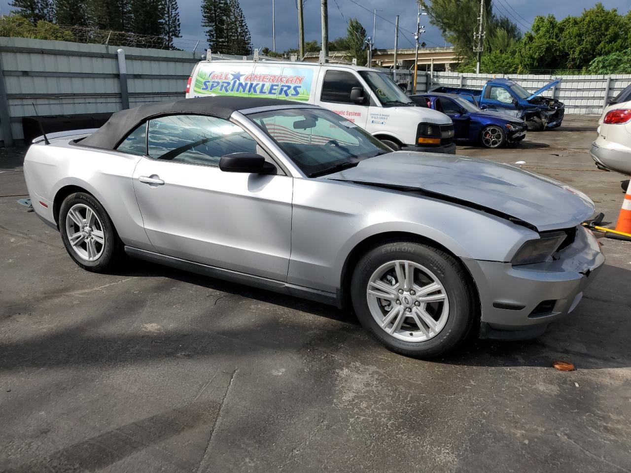2012 FORD MUSTANG