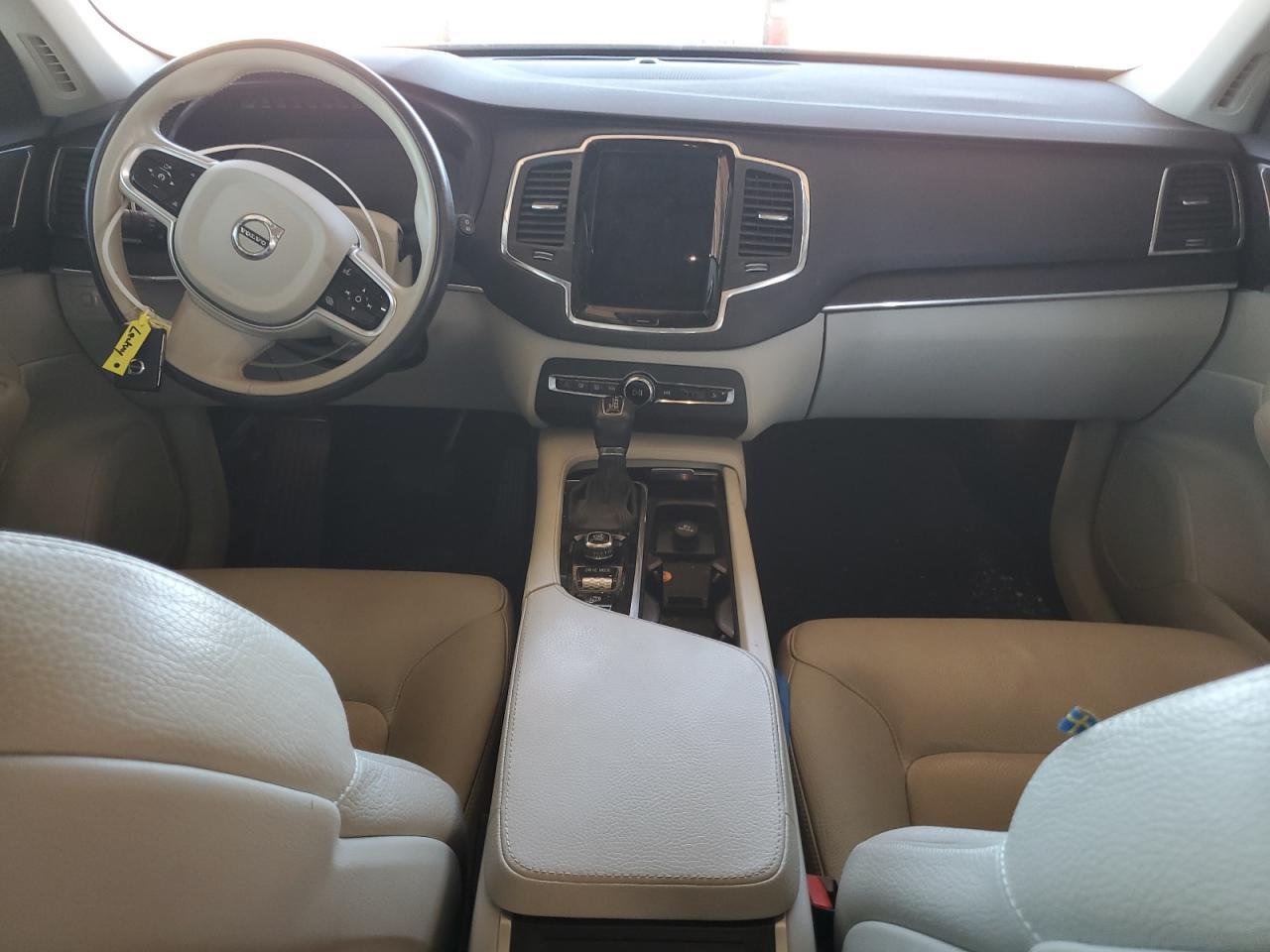 2020 VOLVO XC90