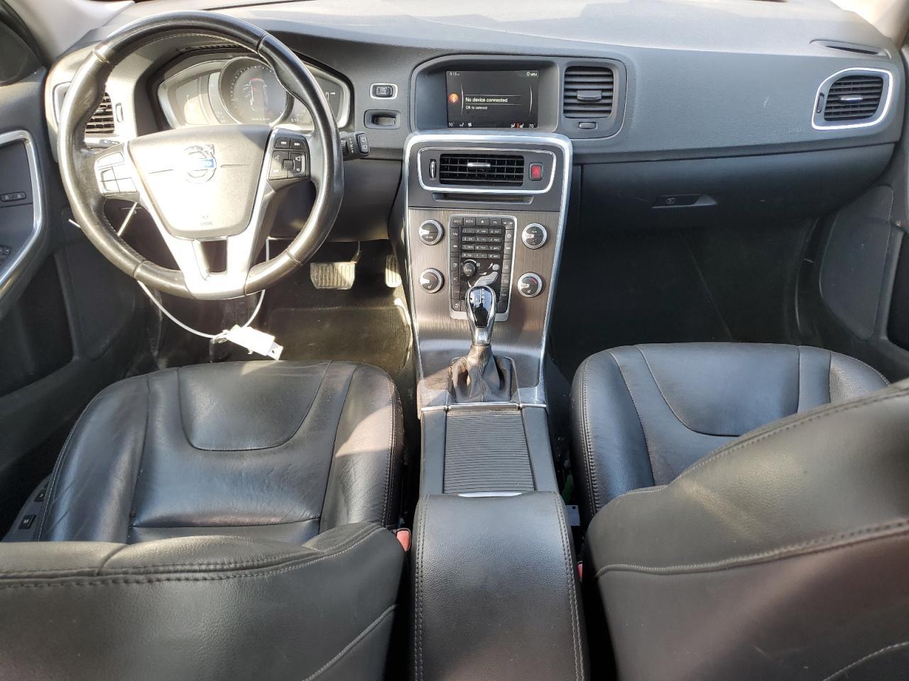 2016 VOLVO V60