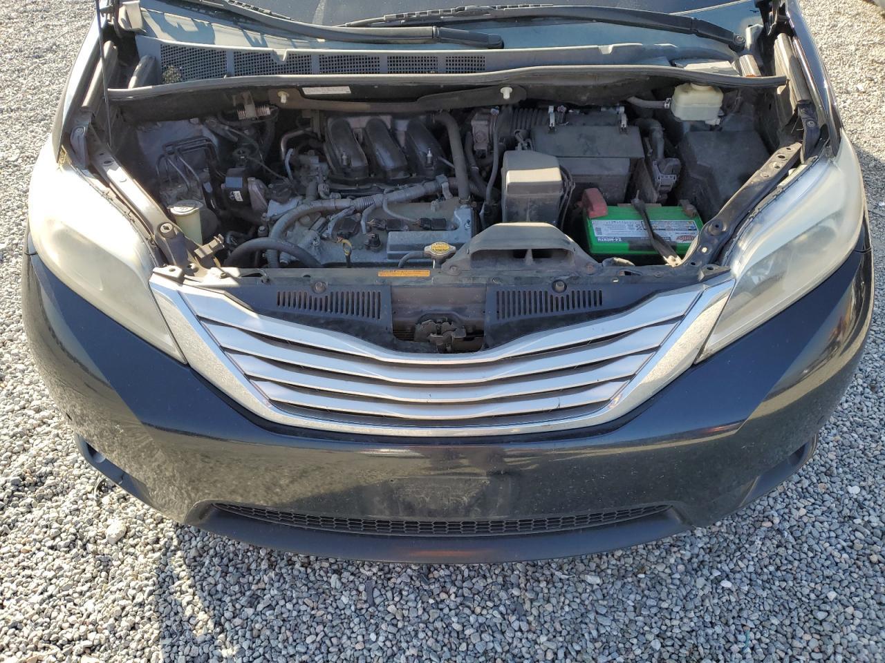 2015 TOYOTA SIENNA